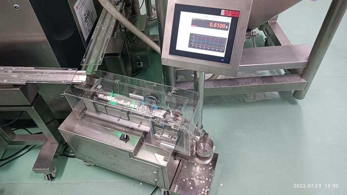 通用抽檢秤現(xiàn)場(chǎng)圖片2.jpg 通用抽檢秤現(xiàn)場(chǎng)圖片2.jpg