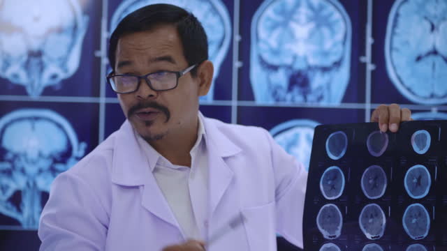 帕金森病的腦部手術：類型、恢復和風險