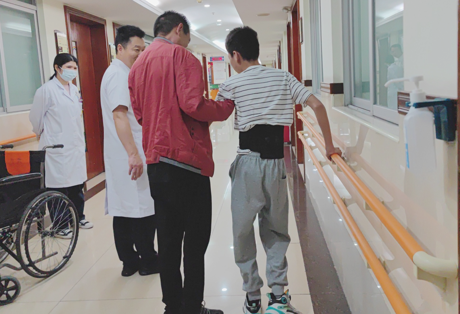 深圳首臺功能性選擇性脊神經后根切斷術